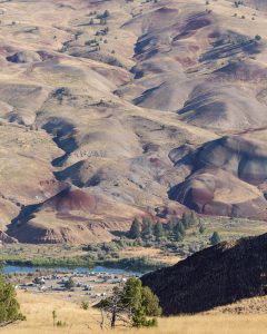 Painted hills and camp crowds on the John Day River